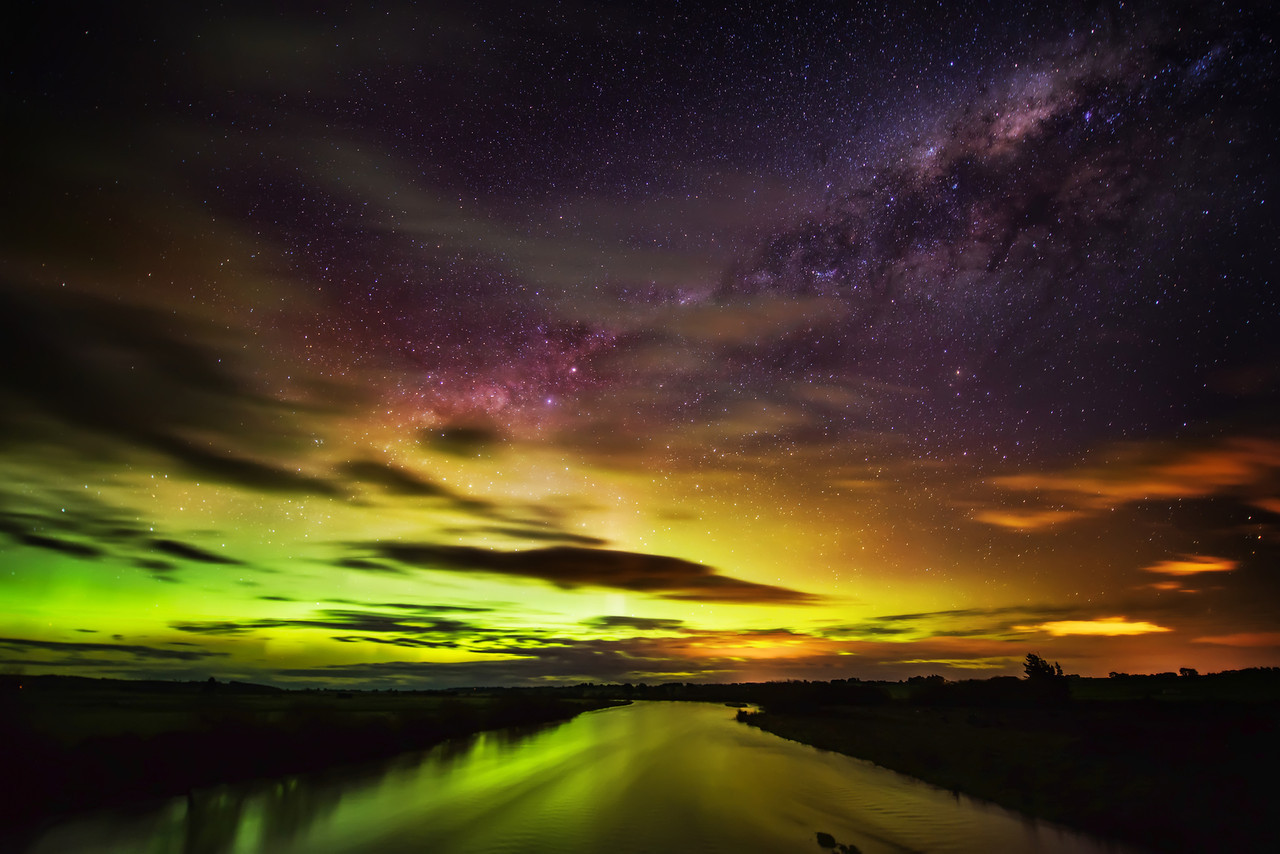 Trey Ratcliff - Aurora Australis - Landing on the River - Queenstown - New Zealand-X2